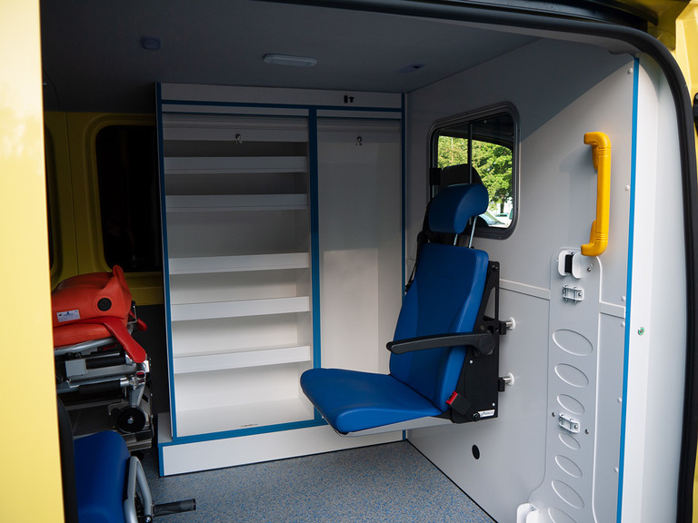 Betreuerstuhl Innenraum Krankentransporter Mercedes-Benz Sprinter 316 CDI Betreuerstuhl Innenraum Krankentransporter Mercedes-Benz Sprinter 316 CDI