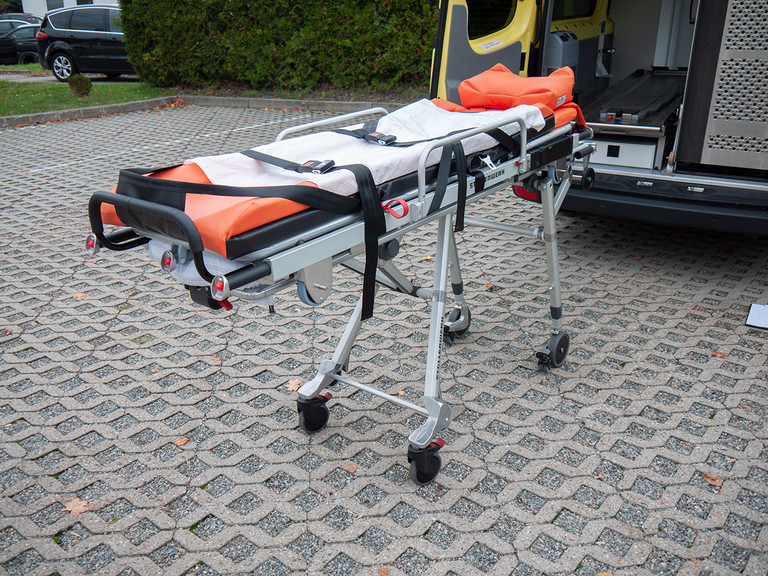 Fahrtragensystem Stollenwerk Krankentransporter Mercedes-Benz Sprinter 316 CDI Fahrtragensystem Stollenwerk Krankentransporter Mercedes-Benz Sprinter 316 CDI