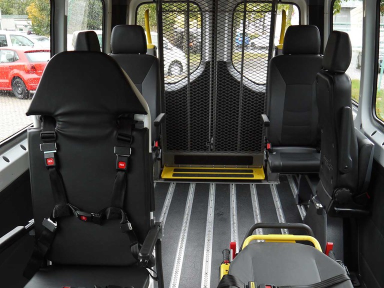 Innenraum Liegemietwagen Mercedes-Benz Sprinter Automatik